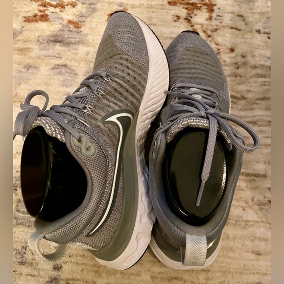 Womens Nike React FlyKnit Athletic Shoes - Picture 5 of 5